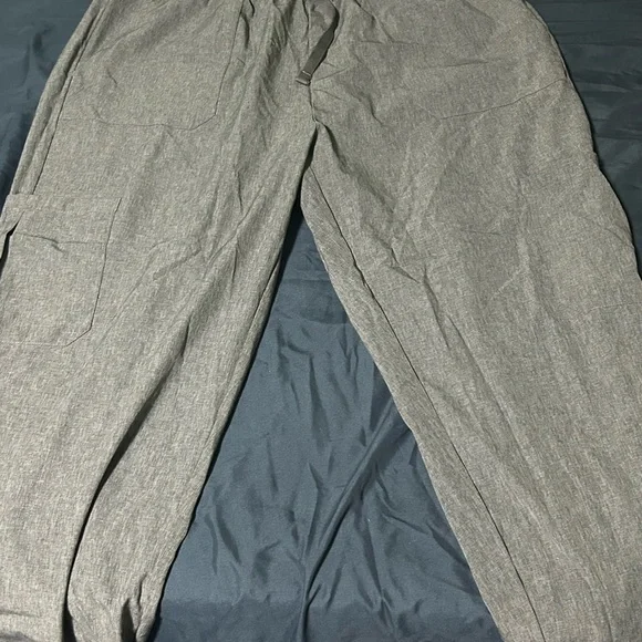 Hanes Comfort Fit Gray V-Neck Top and bottoms - Picture 3 of 5